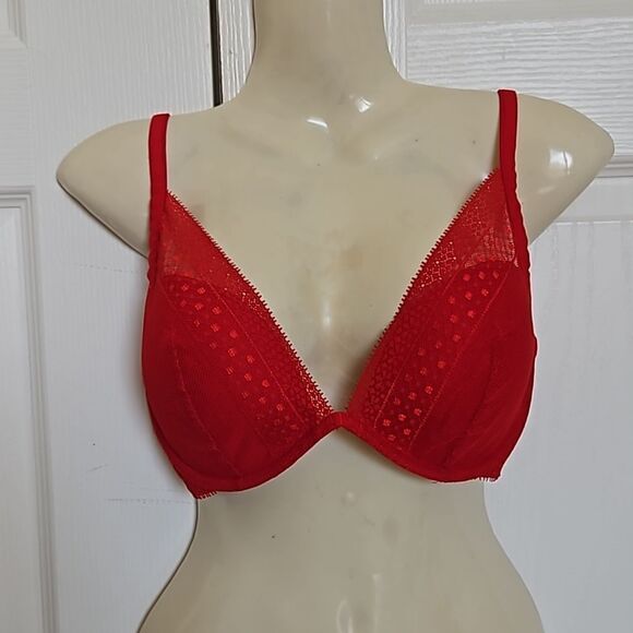 Victoria's Secret Women's Lace Underwire Lightly Padded Plunge Bra Red 32DD - Picture 1 of 16